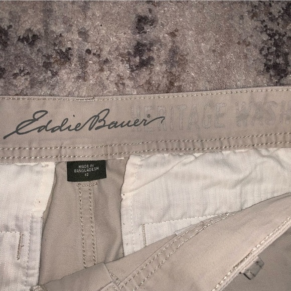 Eddie Bauer Tan Chinos with Straight Leg Design - Picture 2 of 4